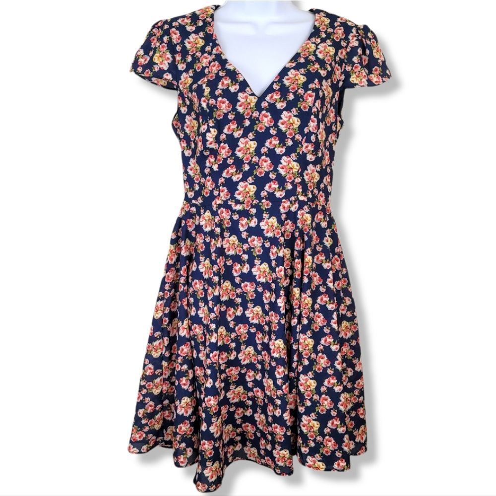 Betsey Johnson v-neck short-sleeved floral A-line dress